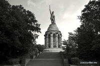 #lichtderweltfoto #schwarzweiss #teutoburgerwald #hermannsdenkmal #detmold #arminiusdercherusker